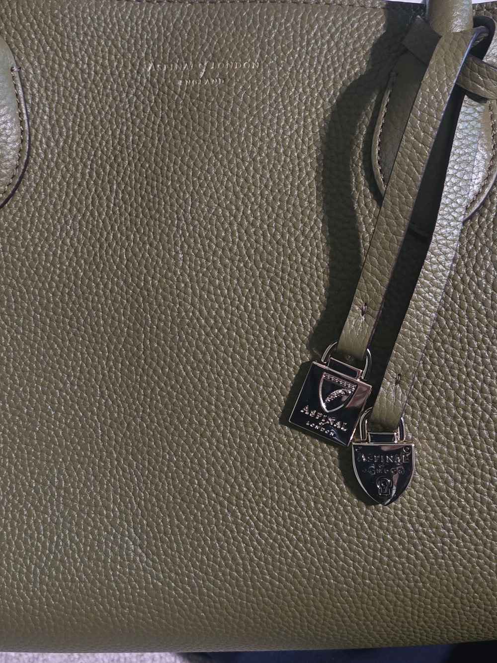 Aspinal of London - Rare Green Pebbled Leather Top-Handle Tote with Charm - Picture 9 of 13
